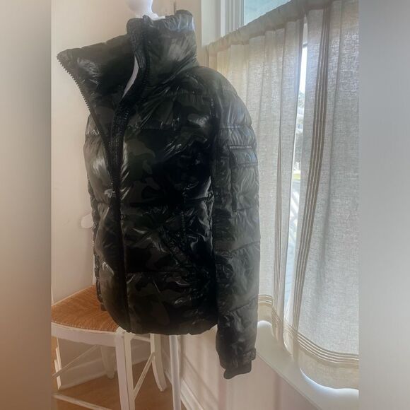 S13 NewYork Camouflage shiny Puffer Jacket; Size Small, perfect condition! - Picture 10 of 11
